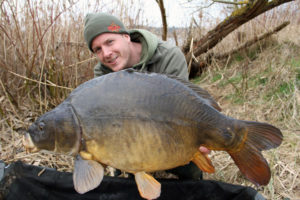 mathis korn winter carp fishing