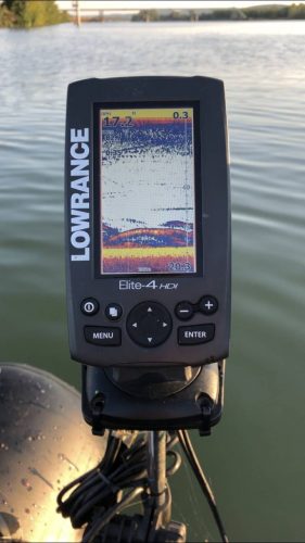 lowrance echo sounder on the river