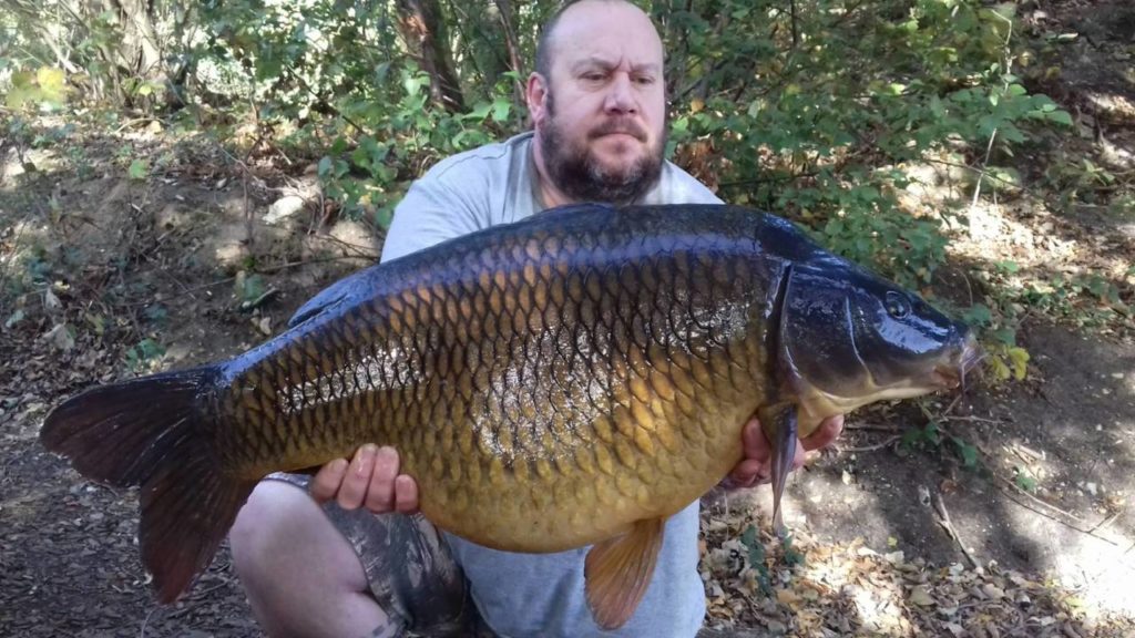 Shaun Smith 29lb 7oz caught on a red amo cork ball pop up over a
