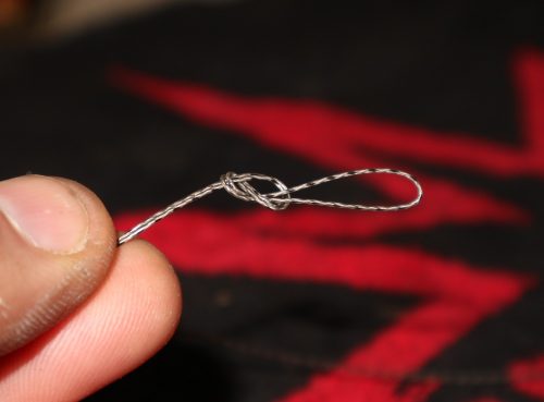 tying a loop to attach to the mainline