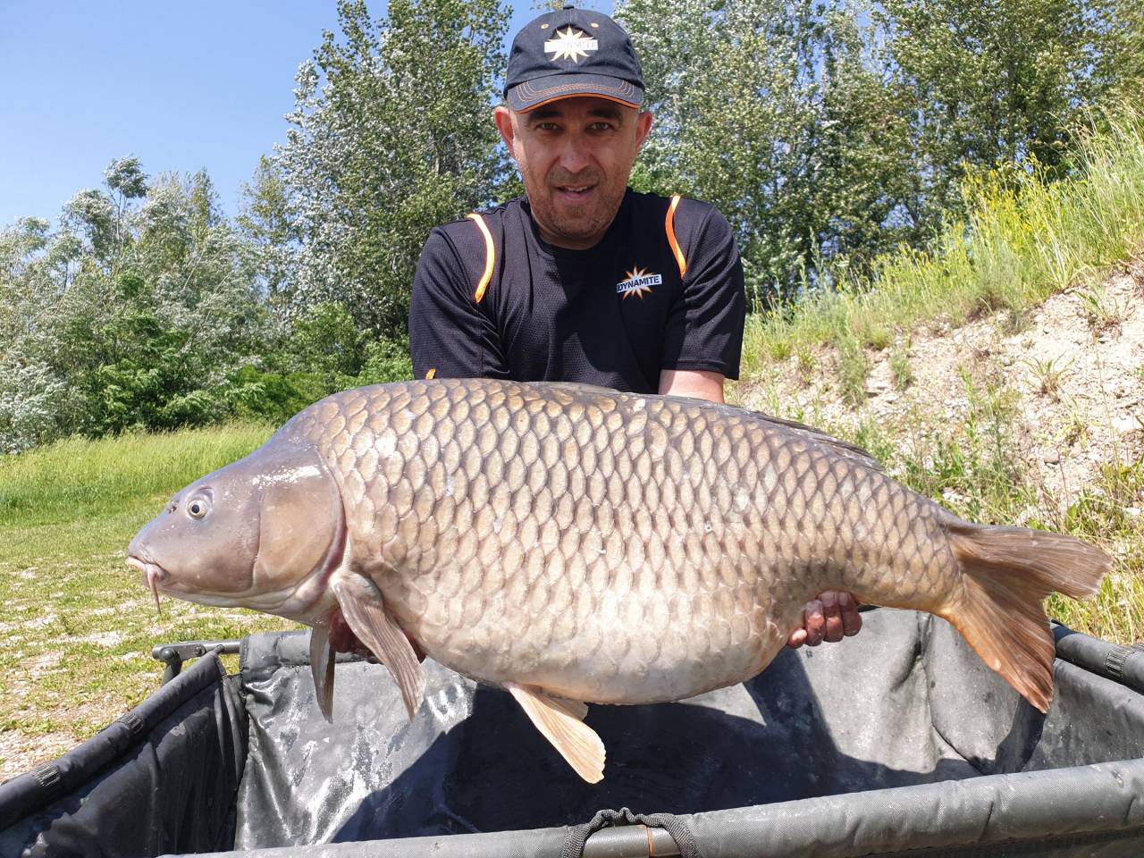 petar novesel accidental carp 21.6kg