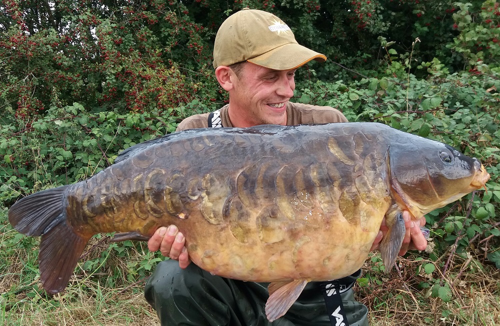 carp fishing on the river thames ash geden