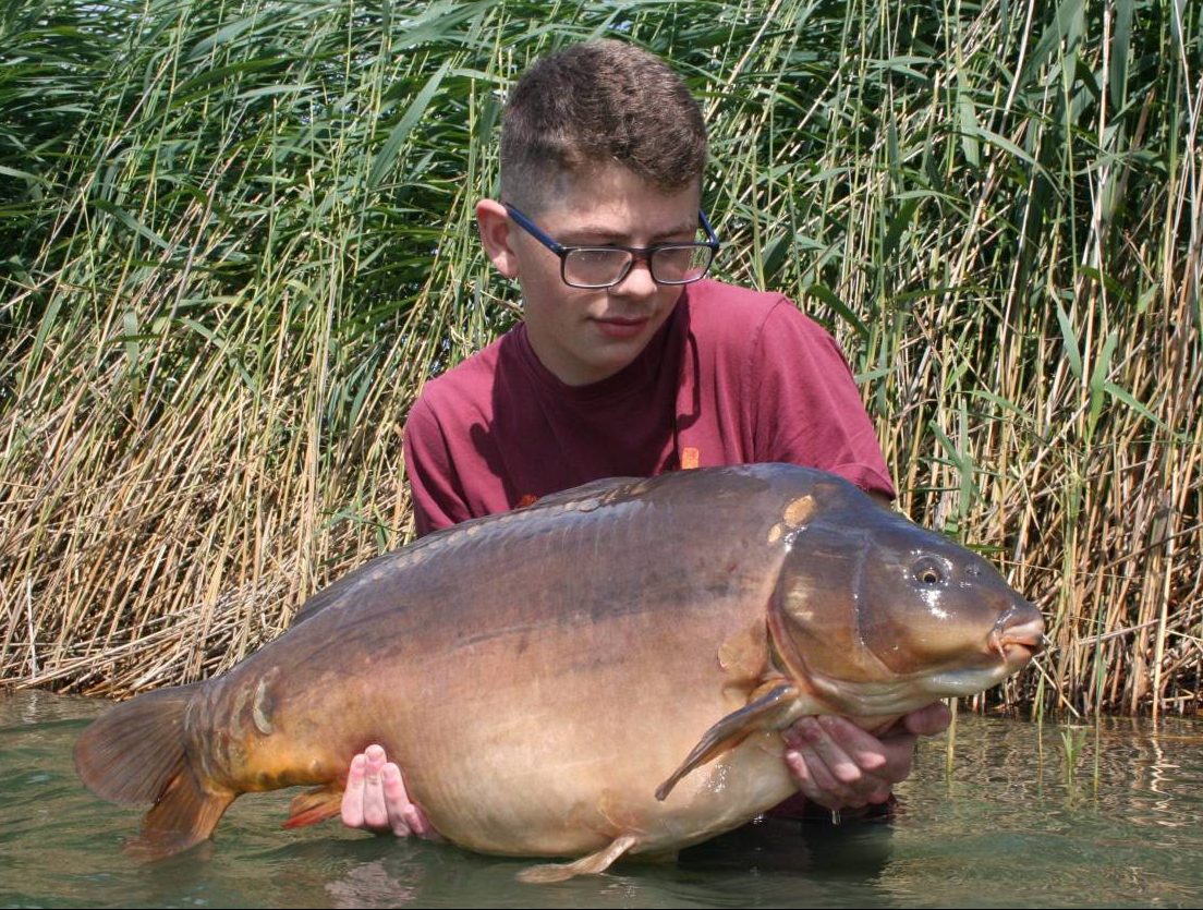 complex-t blackthorn fishery sam moffatt