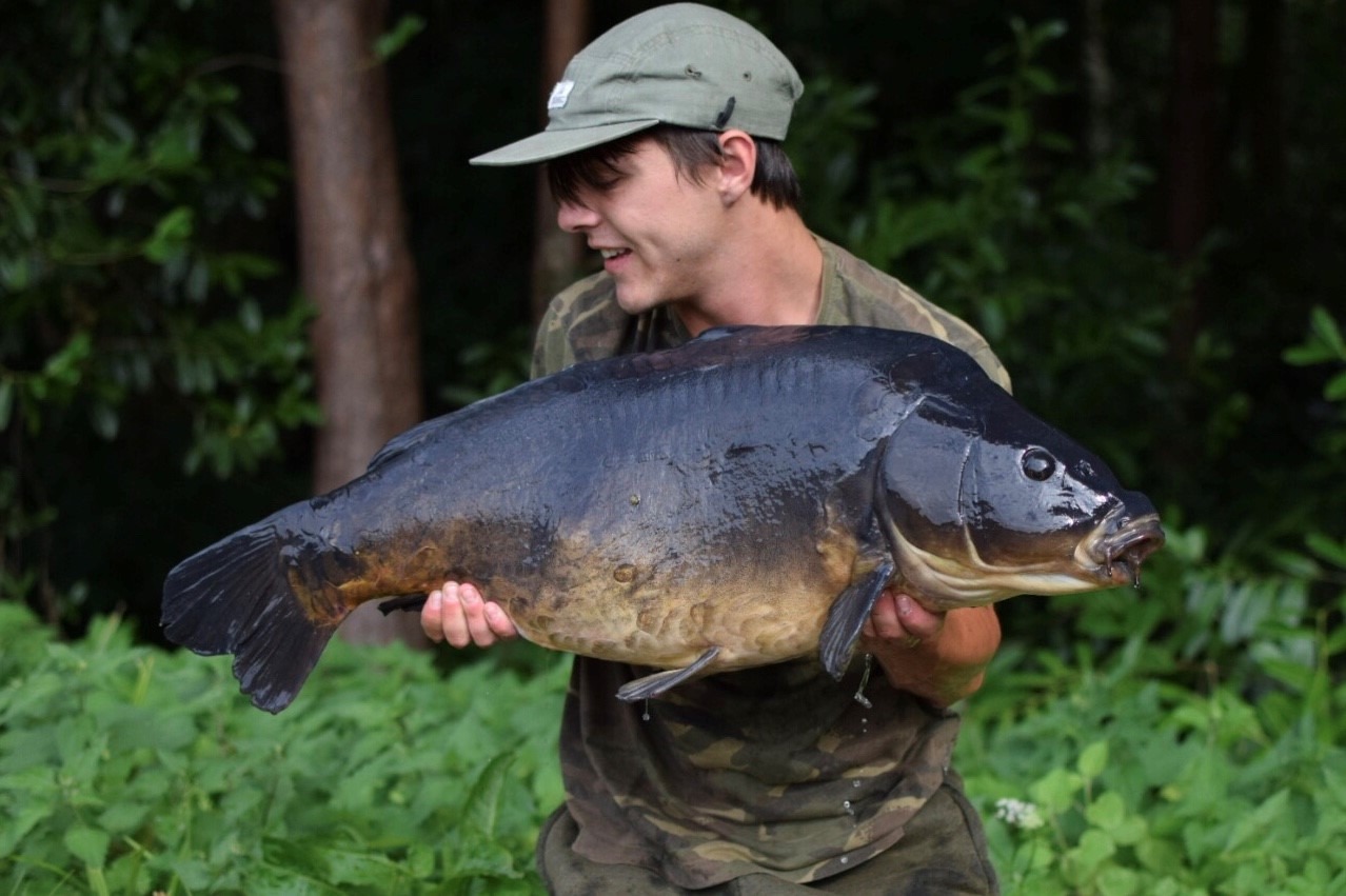 estate lake carp catch stunner for ash james